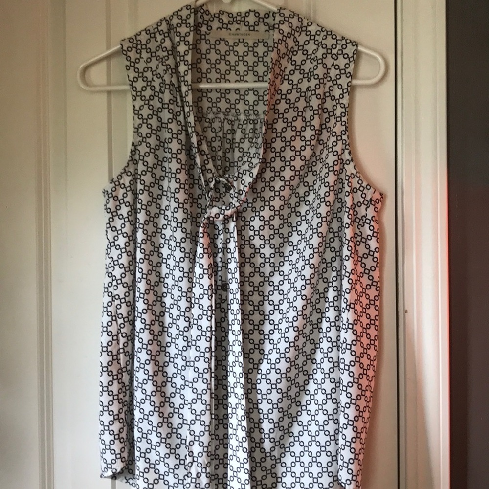 Sleeveless blouse